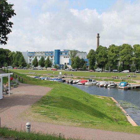 Ohtu Poik 2 City Center Basement Apartment Pärnu Dış mekan fotoğraf